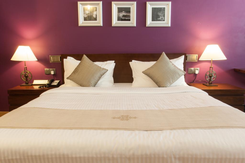 Colombo Court Hotel & Spa Экстерьер фото
