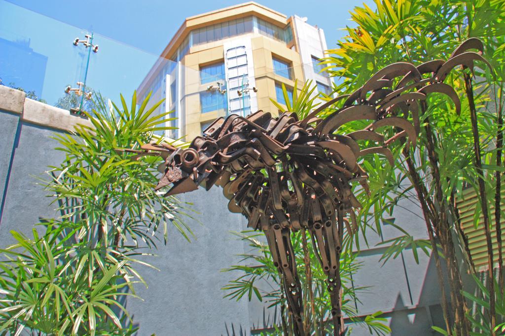 Colombo Court Hotel & Spa Экстерьер фото